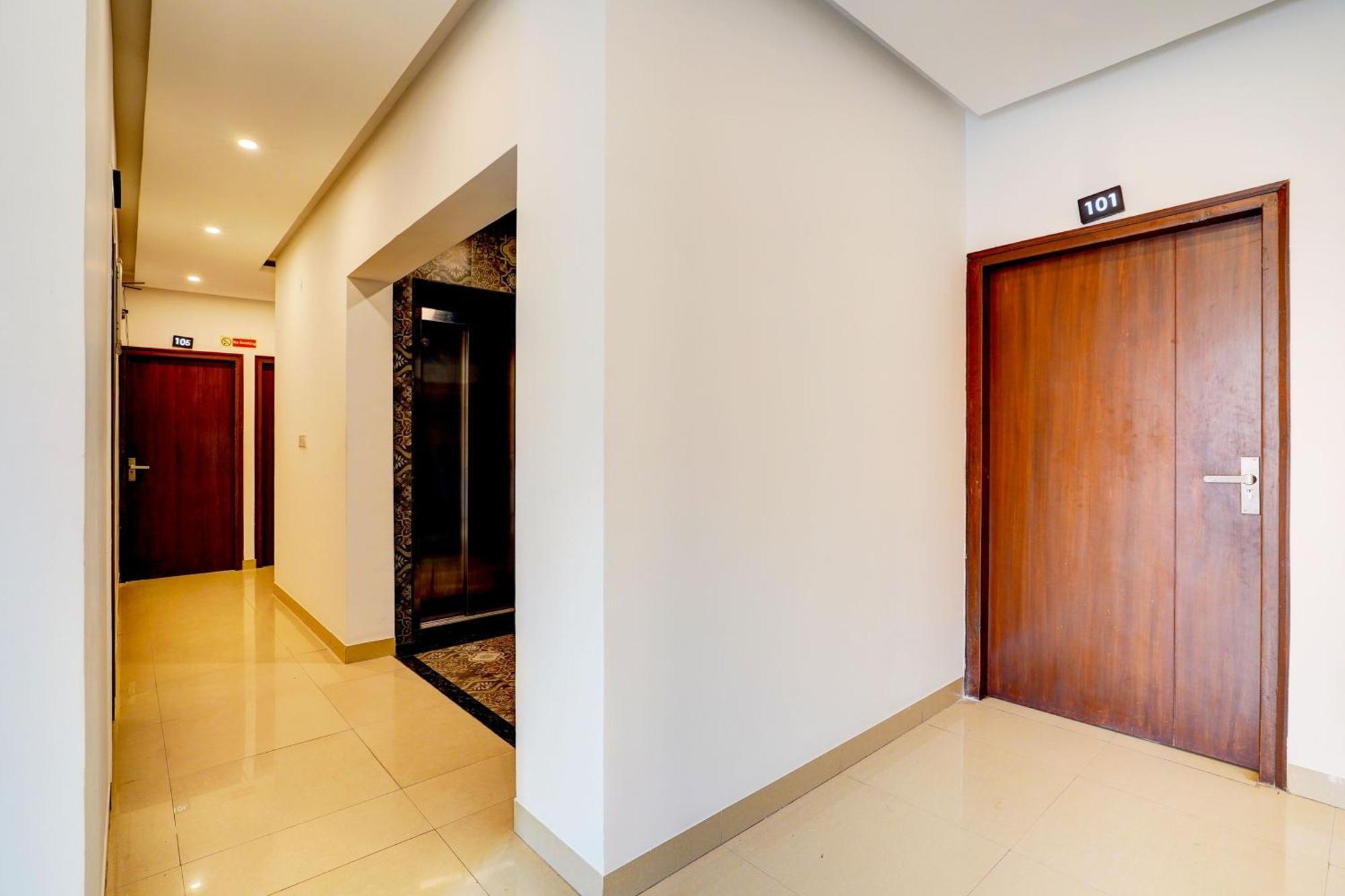 Townhouse Hebbal Bhadrappa Layout バンガロール エクステリア 写真