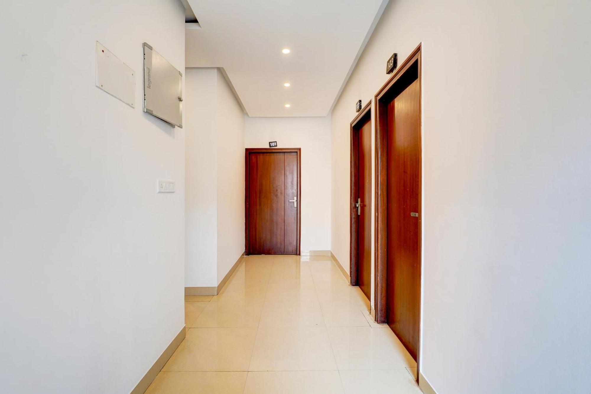 Townhouse Hebbal Bhadrappa Layout バンガロール エクステリア 写真