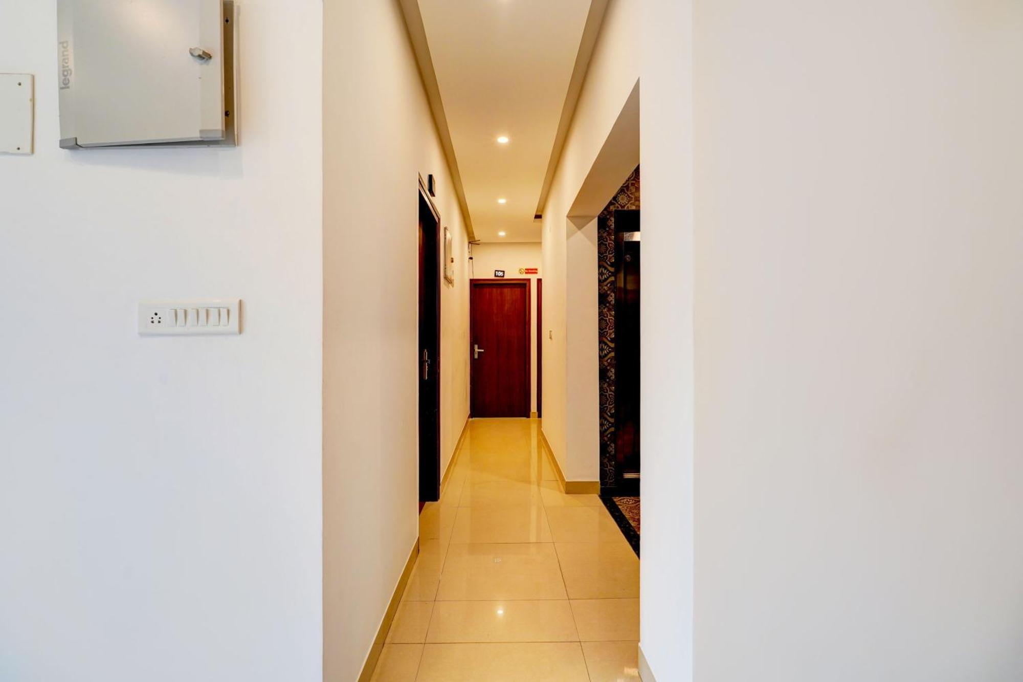 Townhouse Hebbal Bhadrappa Layout バンガロール エクステリア 写真